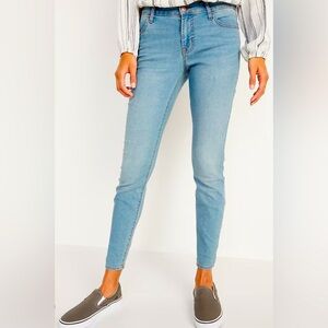 OLD NAVY SUPER SKINNY JEANS - Mid-Rise Size 14 Plus